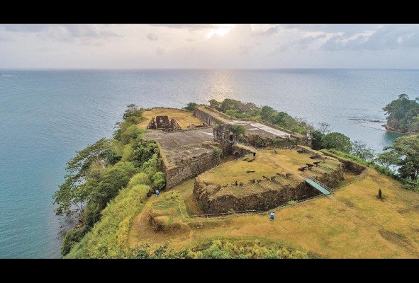 Así lucía el Castillo de San Lorenzo, antes de iniciar los trabajos de restauración. Así lucía el Castillo de San Lorenzo, antes de iniciar los trabajos de restauración.