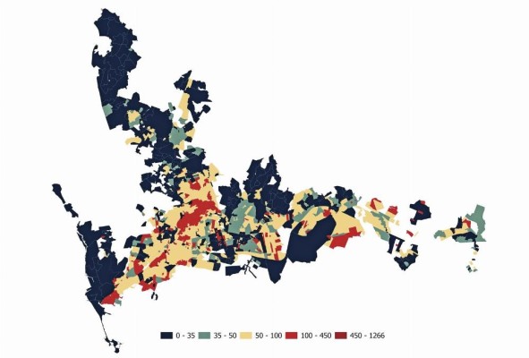 La densidad de población de la ciudad de Panamá, según el censo 2020, es de 49 habitantes por hectárea. No obstante, como se puede observar en el mapa, los sectores periféricos de la ciudad –áreas revertidas, periferia norte y este– mantienen densidades menores a los 35 habitantes por hectárea. La densidad de población de la ciudad de Panamá, según el censo 2020, es de 49 habitantes por hectárea. No obstante, como se puede observar en el mapa, los sectores periféricos de la ciudad –áreas revertidas, periferia norte y este– mantienen densidades menores a los 35 habitantes por hectárea.