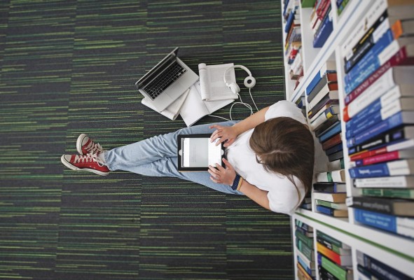 En Japón, por ejemplo, un estudiante de primaria cursando el tercer grado, ya ha leído un promedio de 14 libros. En Japón, por ejemplo, un estudiante de primaria cursando el tercer grado, ya ha leído un promedio de 14 libros.