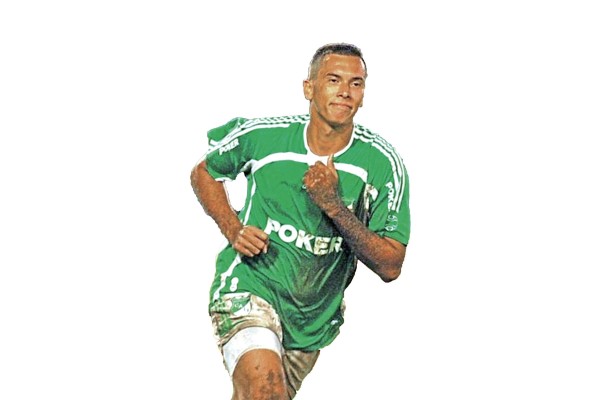 El histórico delantero panameño Blas Pérez no tuvo suerte en 2006 con el Deportivo Cali. Los caleños perderían 1-0 ante el Pasto. El histórico delantero panameño Blas Pérez no tuvo suerte en 2006 con el Deportivo Cali. Los caleños perderían 1-0 ante el Pasto.
