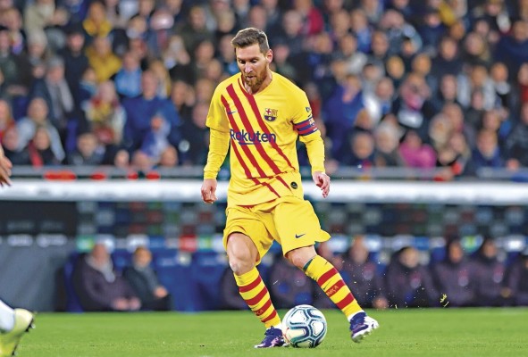 El mayor obstáculo en la renovación era ajeno a las voluntades del jugador y el club; tenía que ver con la crítica situación económica del Barcelona. El mayor obstáculo en la renovación era ajeno a las voluntades del jugador y el club; tenía que ver con la crítica situación económica del Barcelona.