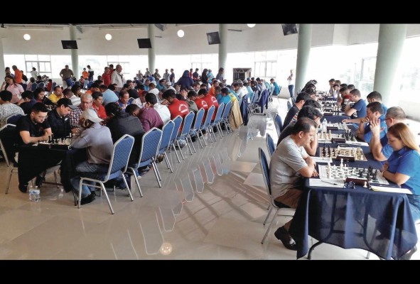 El ajedrez es considerado un deporte que promueve la igualdad y fortalece la educación. El ajedrez es considerado un deporte que promueve la igualdad y fortalece la educación.
