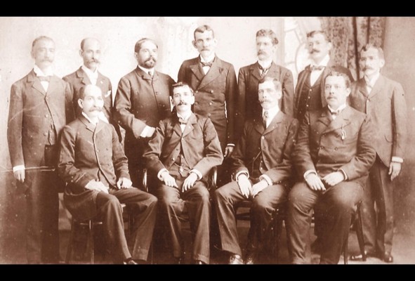 Concejo Municipal de 1903, quien declaró la separación de Panamá de Colombia. Concejo Municipal de 1903, quien declaró la separación de Panamá de Colombia.