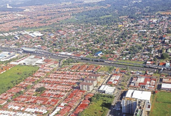 De acuerdo con estimaciones del estudio de Crecimiento urbano elaborado por BID/MUPA en 2016, de aquí al 2050 se necesitaría una inversión de unos $3 billones para dotar de infraestructuras los nuevos desarrollos inmobiliarios que surjan de continuar el modelo actual de urbanización expansiva. De acuerdo con estimaciones del estudio de Crecimiento urbano elaborado por BID/MUPA en 2016, de aquí al 2050 se necesitaría una inversión de unos $3 billones para dotar de infraestructuras los nuevos desarrollos inmobiliarios que surjan de continuar el modelo actual de urbanización expansiva.