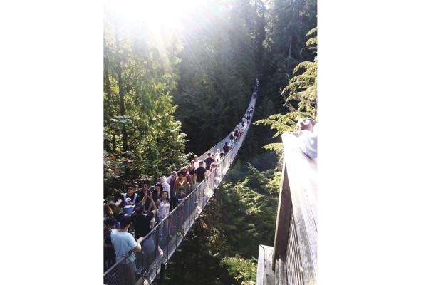 El Capilano está en medio de la montaña. El Capilano está en medio de la montaña.