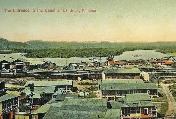 La Boca ha sido, a lo largo de su historia, un poblado vinculado al puerto en la entrada del Pacífico del Canal. Fue en sus cercanías desde donde zarpó el remolcador Taboguilla, en 1880, dando inicio oficial al intento francés de construcción del Canal. La Boca ha sido, a lo largo de su historia, un poblado vinculado al puerto en la entrada del Pacífico del Canal. Fue en sus cercanías desde donde zarpó el remolcador Taboguilla, en 1880, dando inicio oficial al intento francés de construcción del Canal.