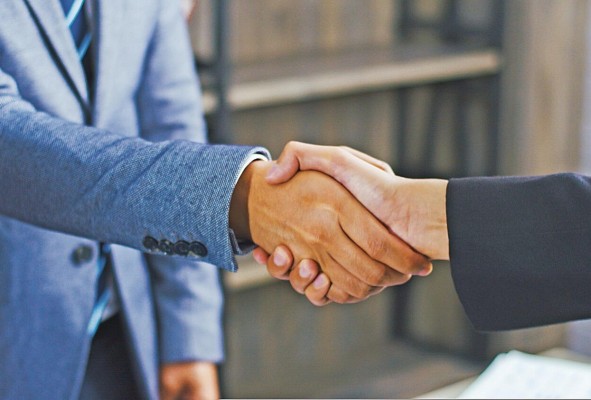 El mundo del trabajo requiere replantear ajustes. El mundo del trabajo requiere replantear ajustes.