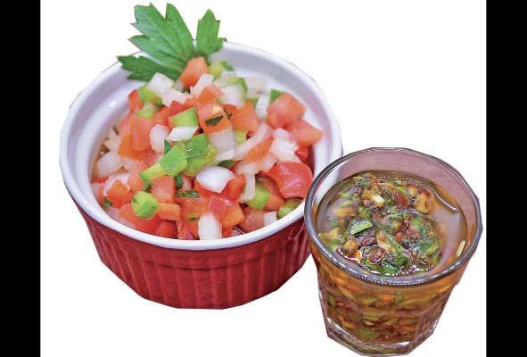 Salsa criolla argentina y chimichurri Salsa criolla argentina y chimichurri
