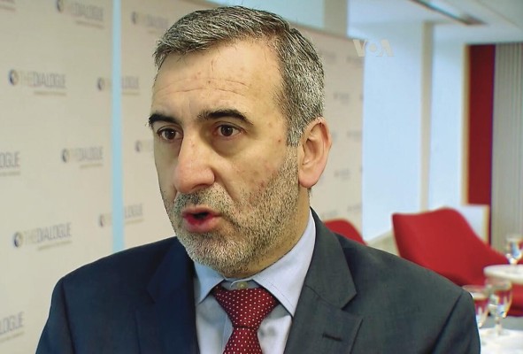 Periodista uruguayo, Edison Lanza. Periodista uruguayo, Edison Lanza.