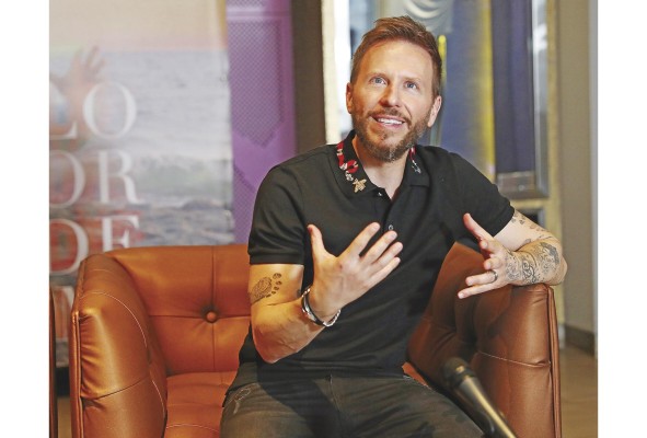 El compositor argentino suma en la actualidad 45 años de edad. El compositor argentino suma en la actualidad 45 años de edad.