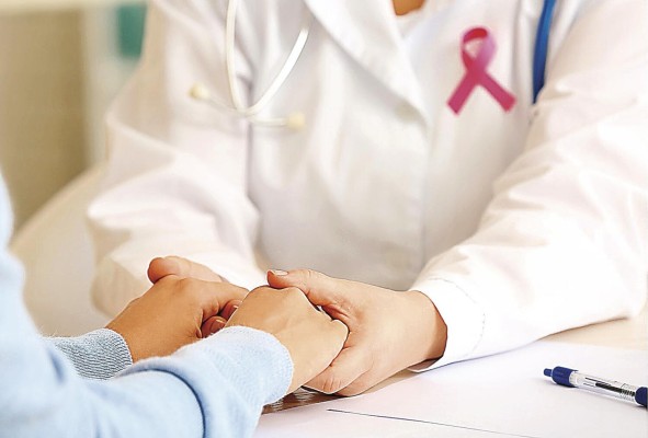 Para las pacientes con cáncer de mama triple negativo la cirugía es una opción si el cáncer aún no se ha propagado Para las pacientes con cáncer de mama triple negativo la cirugía es una opción si el cáncer aún no se ha propagado