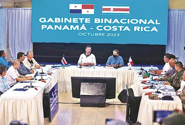Panamá y Costa Rica aprobaron la implementación de 200 buses para el traslado de migrantes. Panamá y Costa Rica aprobaron la implementación de 200 buses para el traslado de migrantes.