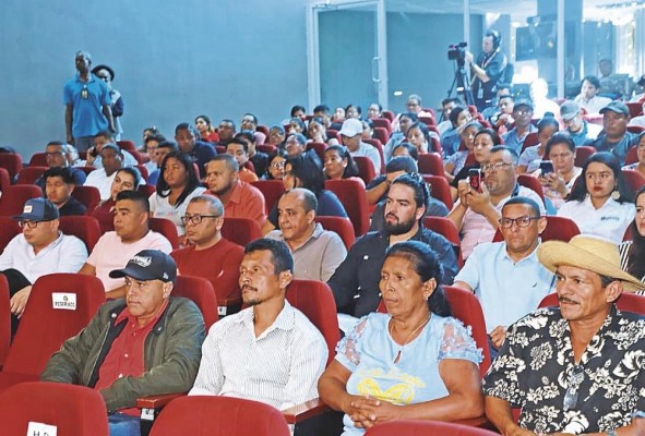 La comisión de Comercio y Asuntos Económicos de la Asamblea Nacional está en sesión permanente desde este lunes 28 de agosto. La comisión de Comercio y Asuntos Económicos de la Asamblea Nacional está en sesión permanente desde este lunes 28 de agosto.