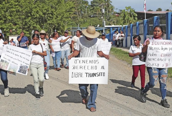 Moradores de Coclesito se manifestaron a favor del contrato minero. Moradores de Coclesito se manifestaron a favor del contrato minero.