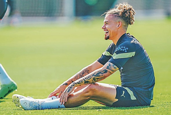 Kalvin Phillips entrena con su nuevo equipo, el Manchester City. Kalvin Phillips entrena con su nuevo equipo, el Manchester City.