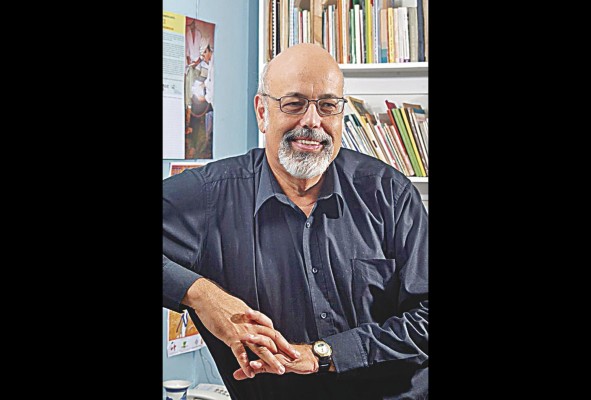 El escritor Raúl Leis. El escritor Raúl Leis.