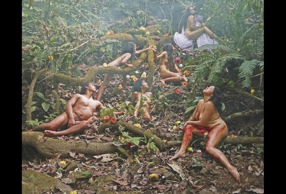 Obra: 'Desplazo', en formato 'videoart'. Esta pieza presenta la problemática que viven los migrantes al pasar el inferno de la selva del Darién, lugar que es al mismo tiempo, patrimonio sagrado de la comunidad indígena Emberá. Obra: 'Desplazo', en formato 'videoart'. Esta pieza presenta la problemática que viven los migrantes al pasar el inferno de la selva del Darién, lugar que es al mismo tiempo, patrimonio sagrado de la comunidad indígena Emberá.