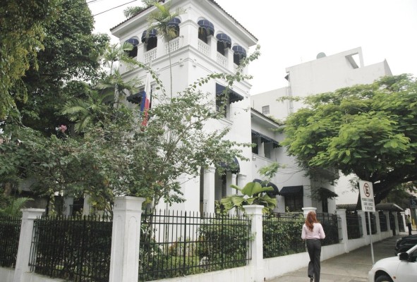 El Ministerio Público espera un nuevo jefe tras la renuncia de Kenia Porcell. El Ministerio Público espera un nuevo jefe tras la renuncia de Kenia Porcell.