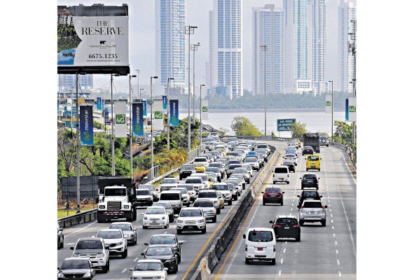 Según datos del INEC y el comparativo de 2018 y 2019, el número de automóviles nuevos inscritos en el Registro Único Vehicular descendió en un 5.9% Según datos del INEC y el comparativo de 2018 y 2019, el número de automóviles nuevos inscritos en el Registro Único Vehicular descendió en un 5.9%