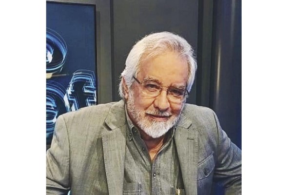 Enoch Adames Mayorga. Sociólogo Es catedrático de la Universidad de Panamá, fue docente en universidades de Costa Rica y coordinador académico del programa Flacso Panamá. Enoch Adames Mayorga. Sociólogo Es catedrático de la Universidad de Panamá, fue docente en universidades de Costa Rica y coordinador académico del programa Flacso Panamá.