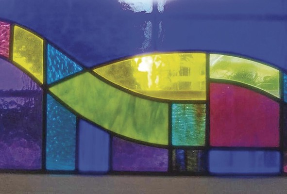 Rodríguez Arribau aboga por ampliar el concepto del vitral en Panamá. Rodríguez Arribau aboga por ampliar el concepto del vitral en Panamá.