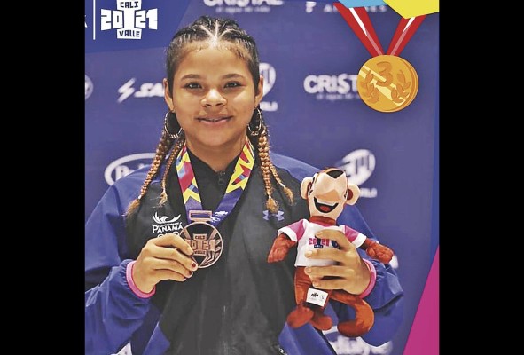 Xiomara Santamaría alcanzó la presea de bronce en su categoría, en el torneo de boxeo de los Panamericanos Junior de Cali. Xiomara Santamaría alcanzó la presea de bronce en su categoría, en el torneo de boxeo de los Panamericanos Junior de Cali.