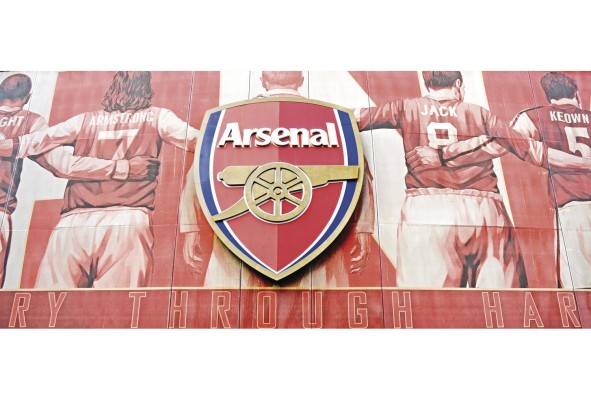 A nivel defensivo, el Arsenal continúa necesitando refuerzos. A nivel defensivo, el Arsenal continúa necesitando refuerzos.