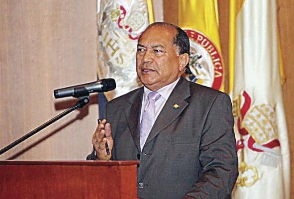 Amylkar Acosta, exministro de Energía y Minas de Colombia. Amylkar Acosta, exministro de Energía y Minas de Colombia.