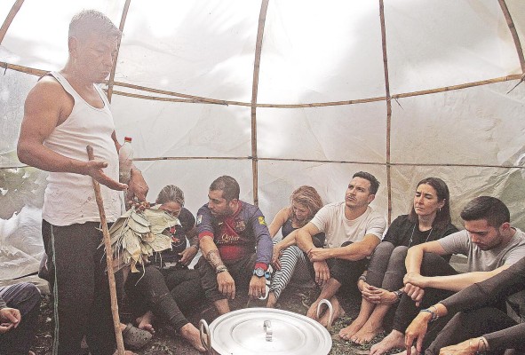 La comunidad indígena Emberá Chami abrió las puertas del resguardo Karmata Rúa. La comunidad indígena Emberá Chami abrió las puertas del resguardo Karmata Rúa.