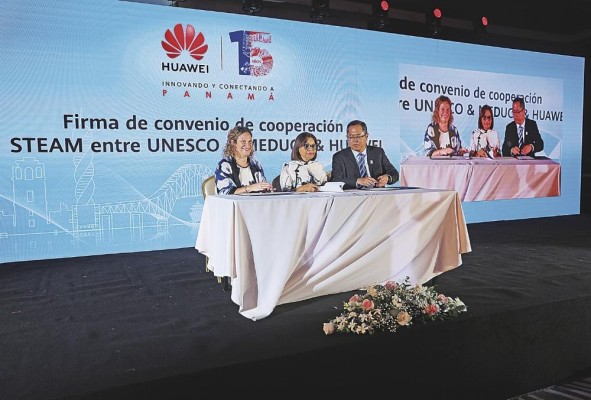 Huawei está comprometido con el desarrollo digital y educativo de Panamá, por eso realiza constantemente actividades que fomenten el aprendizaje. Huawei está comprometido con el desarrollo digital y educativo de Panamá, por eso realiza constantemente actividades que fomenten el aprendizaje.