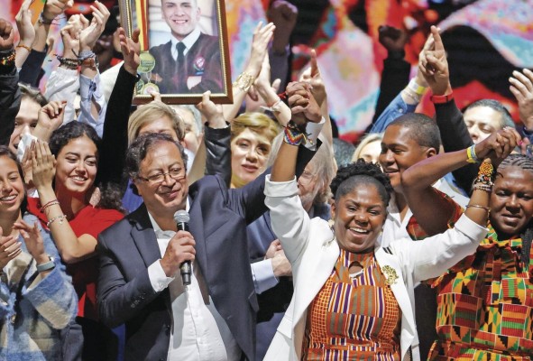 La superación del extractivismo y la paz son algunas de las propuesta del gobierno de Petro, quien no tendrá mayoría en el Congreso. La superación del extractivismo y la paz son algunas de las propuesta del gobierno de Petro, quien no tendrá mayoría en el Congreso.