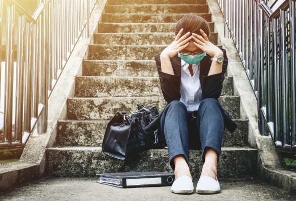 En tiempos de crisis los jóvenes sufren de manera desproporcionada y se recuperan más lentamente que otros grupos de edad. En tiempos de crisis los jóvenes sufren de manera desproporcionada y se recuperan más lentamente que otros grupos de edad.