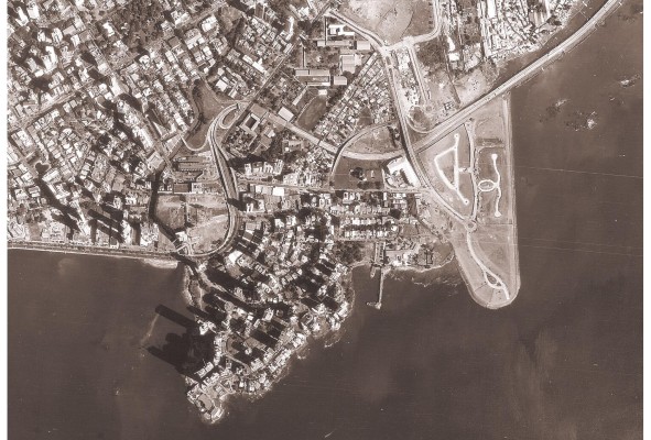 Construcción de la urbanización de Punta Pacífica en los terrenos del antiguo aeropuerto Marcos A. Gelabert, en 2000. Construcción de la urbanización de Punta Pacífica en los terrenos del antiguo aeropuerto Marcos A. Gelabert, en 2000.