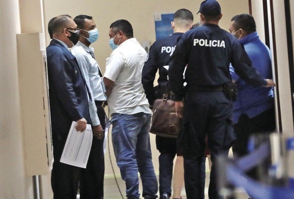 El exgobernador Eric Martelo llegó esposado al SPA para audiencia múltiple. El exgobernador Eric Martelo llegó esposado al SPA para audiencia múltiple.