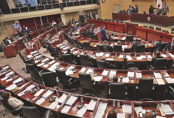 Un total de 57 de los 71 diputados fueron electos por primera vez el 5 de mayo. Un total de 57 de los 71 diputados fueron electos por primera vez el 5 de mayo.