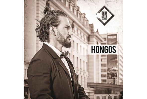 La canción 'Hongos' será el primer sencillo del disco 'Blanco' en salir al público y se basa en una reflexión profunda sobre los entornos de Arjona. La canción 'Hongos' será el primer sencillo del disco 'Blanco' en salir al público y se basa en una reflexión profunda sobre los entornos de Arjona.