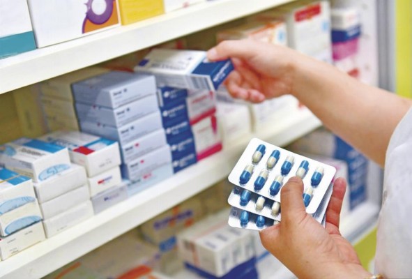 El problema empezó a menguar con la llegada de medicamentos. El problema empezó a menguar con la llegada de medicamentos.