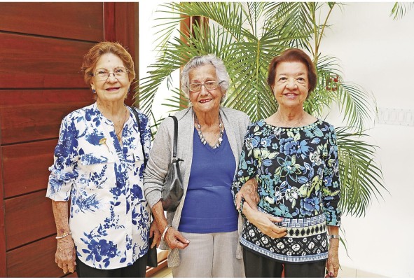 Tita Garuz, Pepita de Pascal y Josefina de Revilla Tita Garuz, Pepita de Pascal y Josefina de Revilla