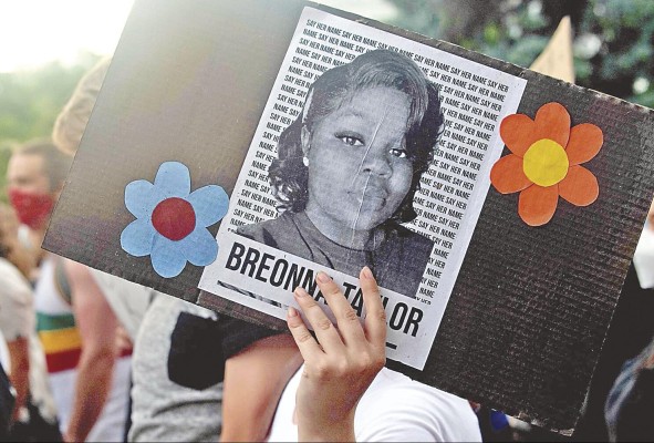 Breonna Taylor, una médica de emergencia de 26 años fue asesinada en marzo. Breonna Taylor, una médica de emergencia de 26 años fue asesinada en marzo.