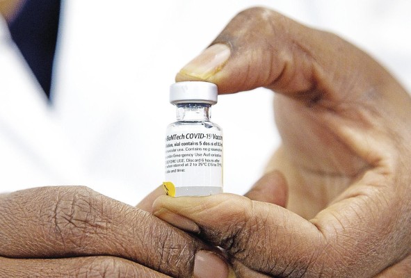 Para la primera fase, Pfizer proporcionará a Panamá 450 mil dosis que garanticen la vacunación de 225 mil personas. Para la primera fase, Pfizer proporcionará a Panamá 450 mil dosis que garanticen la vacunación de 225 mil personas.