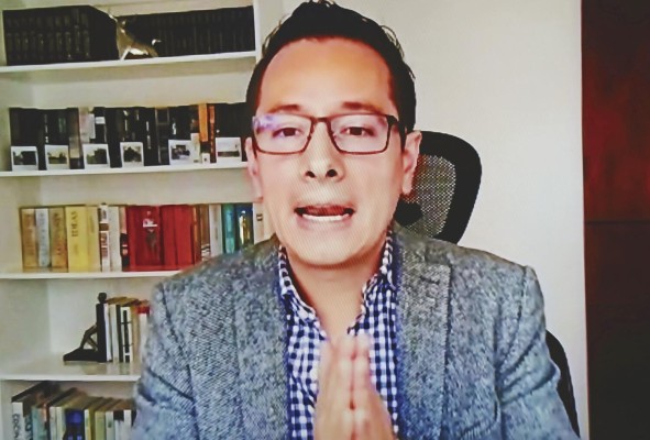 Jeffrey Fajardo: 'La solución óptima sería que el Gobierno ucraniano acuerde con Rusia el reconocimiento del Donbás como territorio independiente' Jeffrey Fajardo: 'La solución óptima sería que el Gobierno ucraniano acuerde con Rusia el reconocimiento del Donbás como territorio independiente'