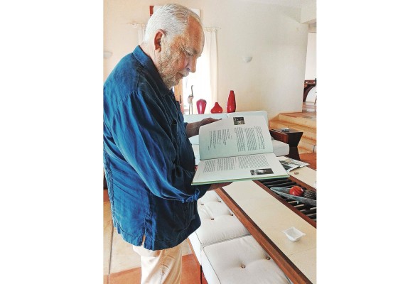 Soler es miembro de la Academia de Artes y Letras de Portugal, del Instituto Preste Joao de Etiopía, de la Academia Portuguesa Ex-Libris y doctor honoris causa de Bellas Artes por la Universidad de Sao Paulo. Soler es miembro de la Academia de Artes y Letras de Portugal, del Instituto Preste Joao de Etiopía, de la Academia Portuguesa Ex-Libris y doctor honoris causa de Bellas Artes por la Universidad de Sao Paulo.