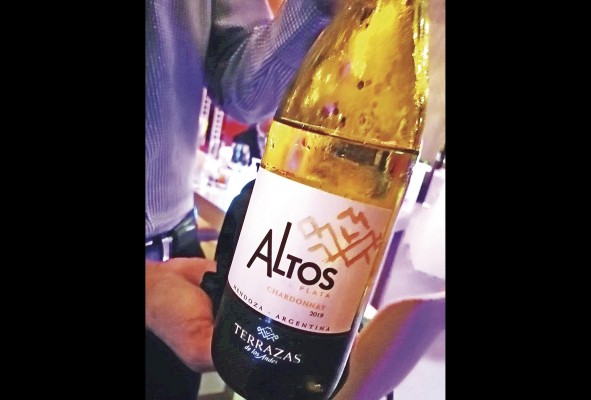 Chardonnay, con la entrada Chardonnay, con la entrada