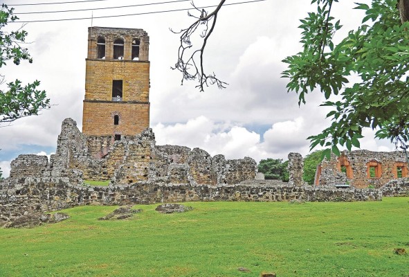 Actualmente en Panamá solo hay dos sitios declarados Patrimonio Mundial ante la Unesco: El sitio arqueológico de Panamá Viejo, y las fortificaciones de la costa caribeña de Panamá (Portobelo y San Lorenzo). Actualmente en Panamá solo hay dos sitios declarados Patrimonio Mundial ante la Unesco: El sitio arqueológico de Panamá Viejo, y las fortificaciones de la costa caribeña de Panamá (Portobelo y San Lorenzo).