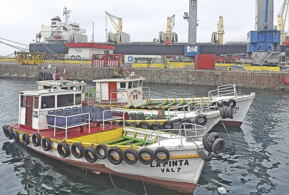 El Puerto de Valparaiso es el terminal marítimo con mayor llegada de pasajeros del país. El Puerto de Valparaiso es el terminal marítimo con mayor llegada de pasajeros del país.