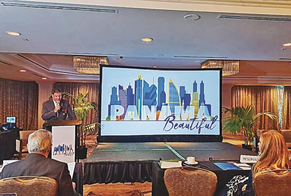 Álvaro Boyd, presidente de Acobir, durante su participación en Panama Beautiful. Álvaro Boyd, presidente de Acobir, durante su participación en Panama Beautiful.