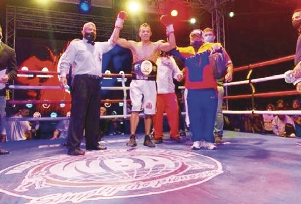 Johan 'Manotas' González es el octavo mejor clasificado de la Asociación Mundial de Boxeo, AMB. Johan 'Manotas' González es el octavo mejor clasificado de la Asociación Mundial de Boxeo, AMB.