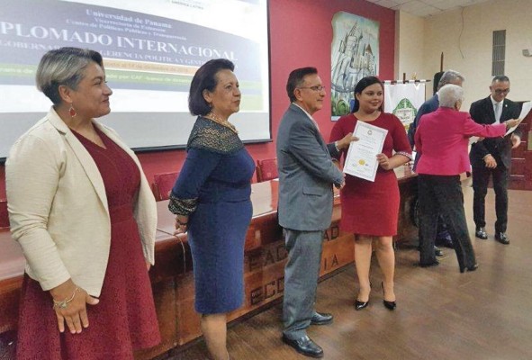 Graduación del diplomado gobernabilidad, gerencia política y gestión pública. Graduación del diplomado gobernabilidad, gerencia política y gestión pública.
