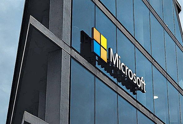 Imagen de la fachada de un edificio de Microsoft, empresa desarrolladora de Windows 11. Imagen de la fachada de un edificio de Microsoft, empresa desarrolladora de Windows 11.