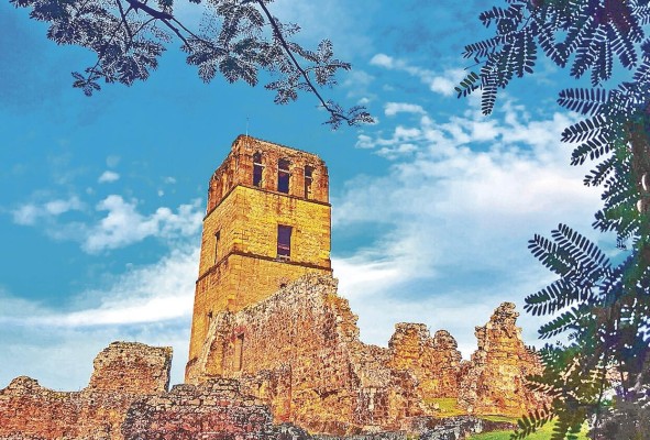 La torre de La Catedral tiene 115 escalones que llevan a un mirador La torre de La Catedral tiene 115 escalones que llevan a un mirador